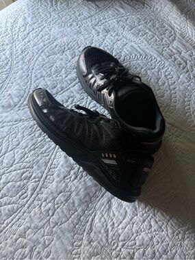 SAS Men's Black Athletic Walking Shoes with Reflective Accents